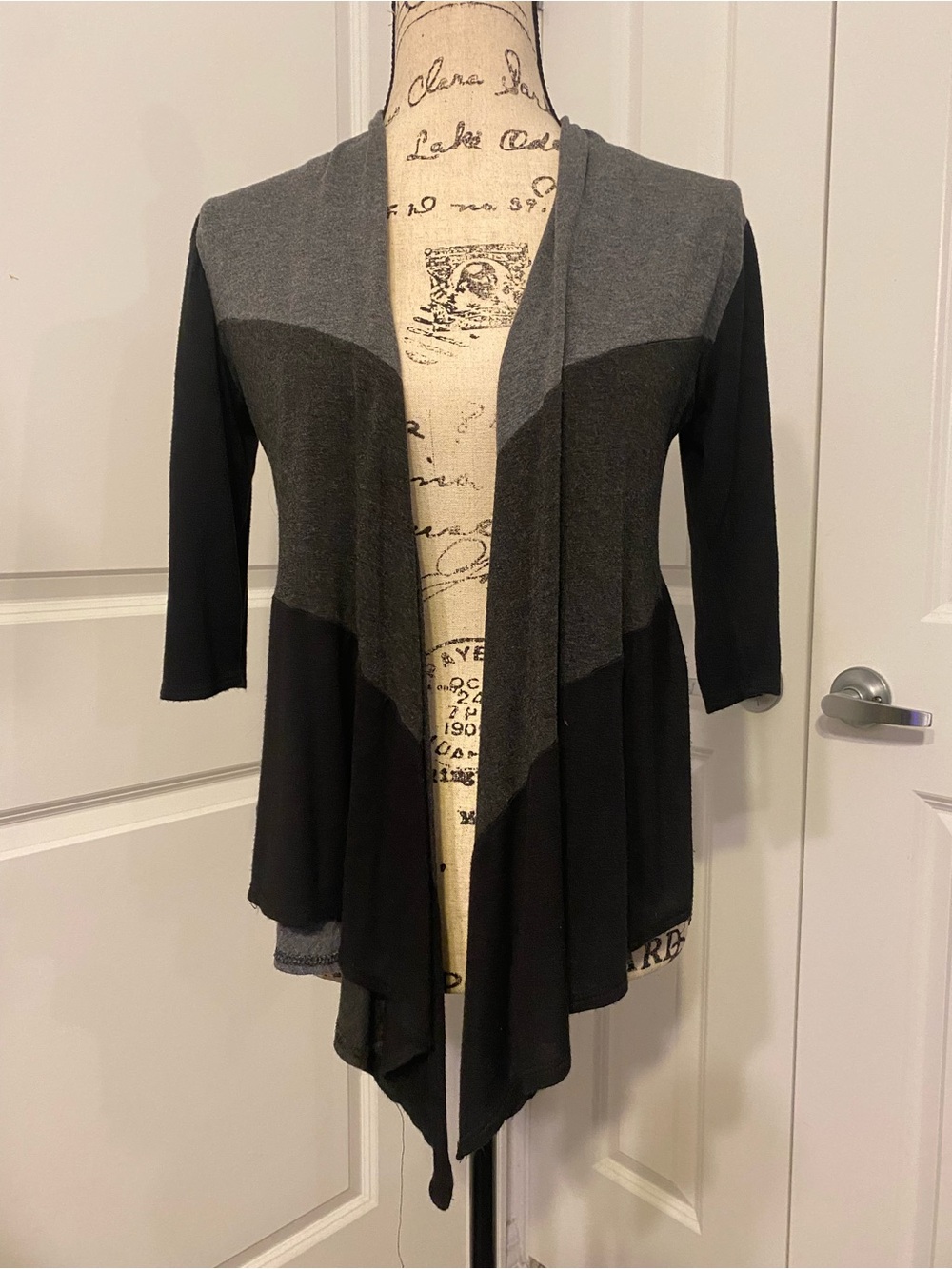 Jason Maxwell Women's Colorblock Open-Front Cardigan Sweater - Gray & Black